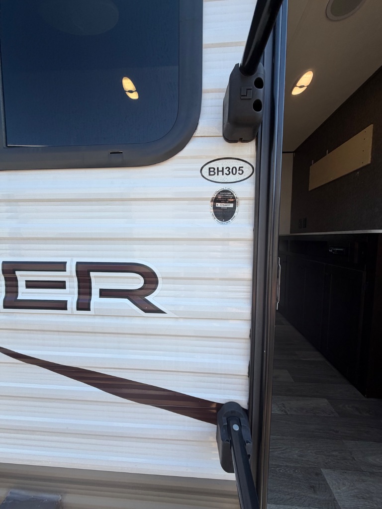 2021 Heartland Rv Pioneer, Prowler, & Prowler Lnyx - $19,999