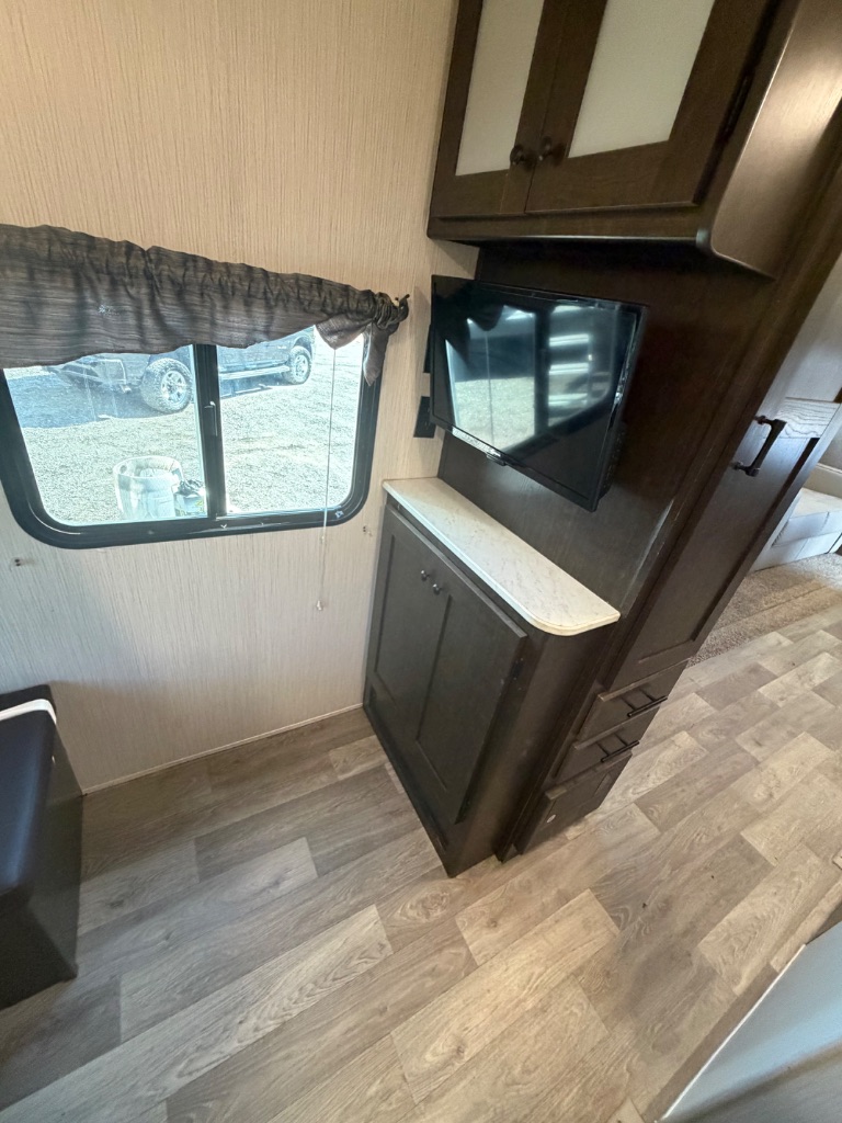 2021 Heartland Rv Pioneer, Prowler, & Prowler Lnyx - $19,999