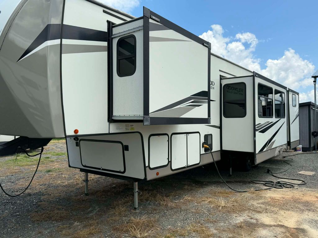 2022 Forest River Wildwood Laminated Towables - $36,900