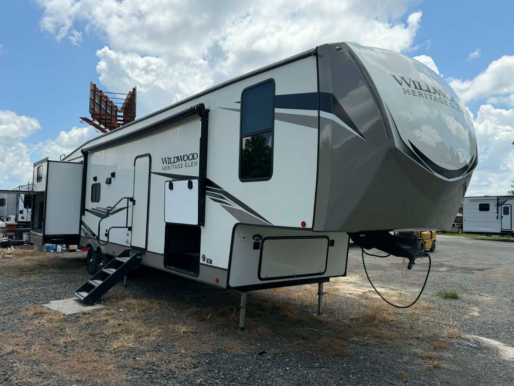 2022 Forest River Wildwood Laminated Towables - $36,900