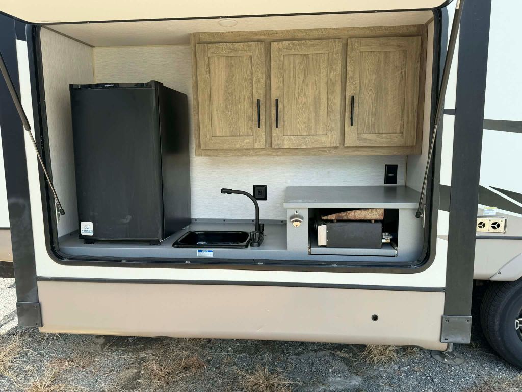 2022 Forest River Wildwood Laminated Towables - $36,900