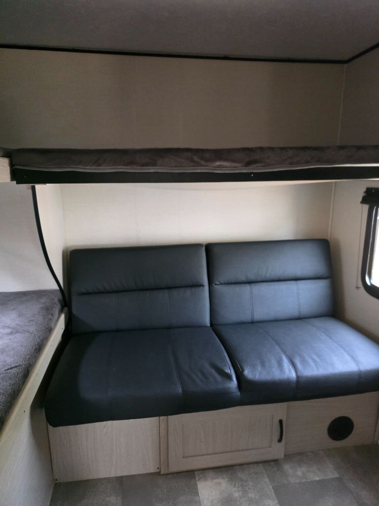2023 Forest River Coachmen Apex - $28,900
