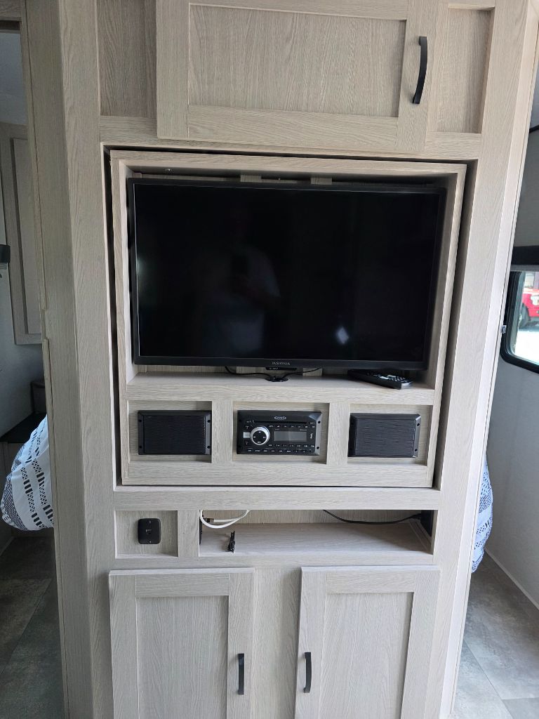 2023 Forest River Coachmen Apex - $28,900