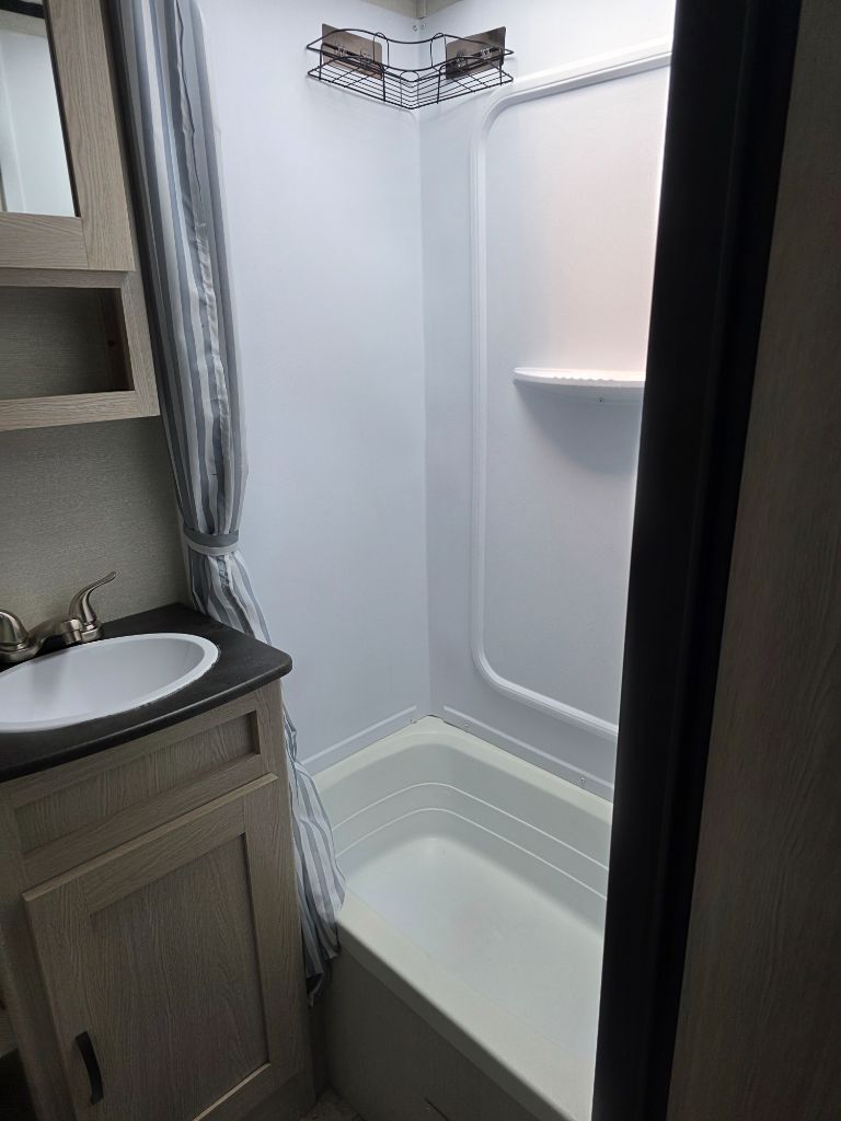 2023 Forest River Coachmen Apex - $28,900