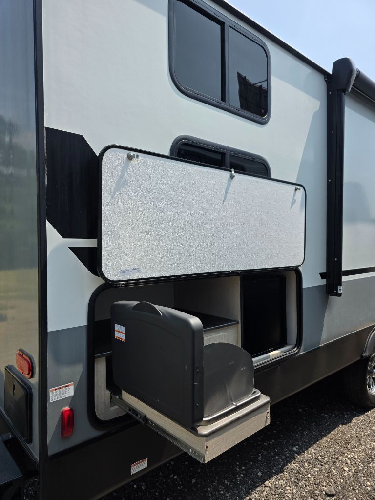 2023 Forest River Coachmen Apex - $28,900
