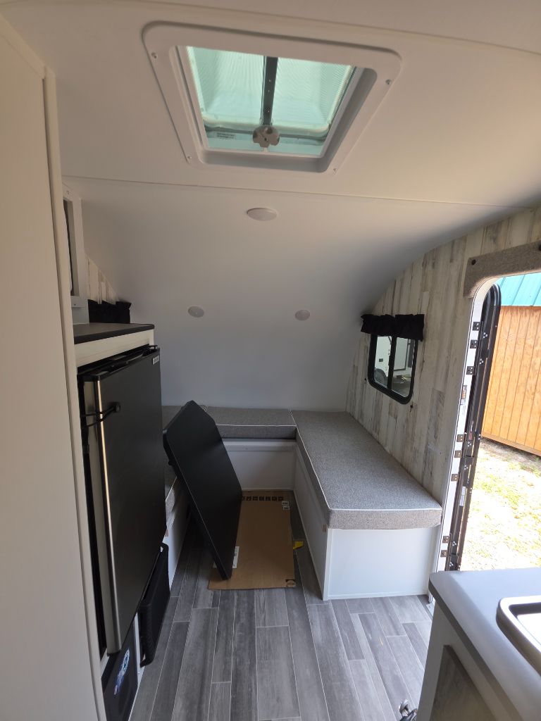 2026 TRAVEL LITE 2141BHC - $21,839