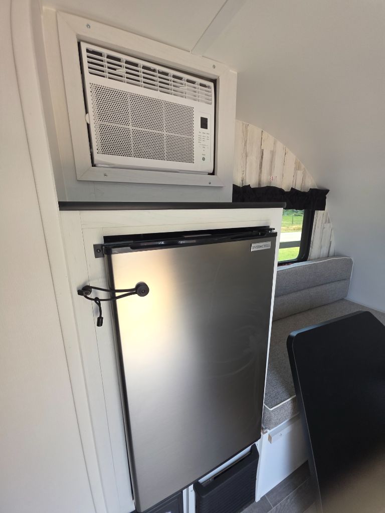 2026 TRAVEL LITE 2141BHC - $21,839