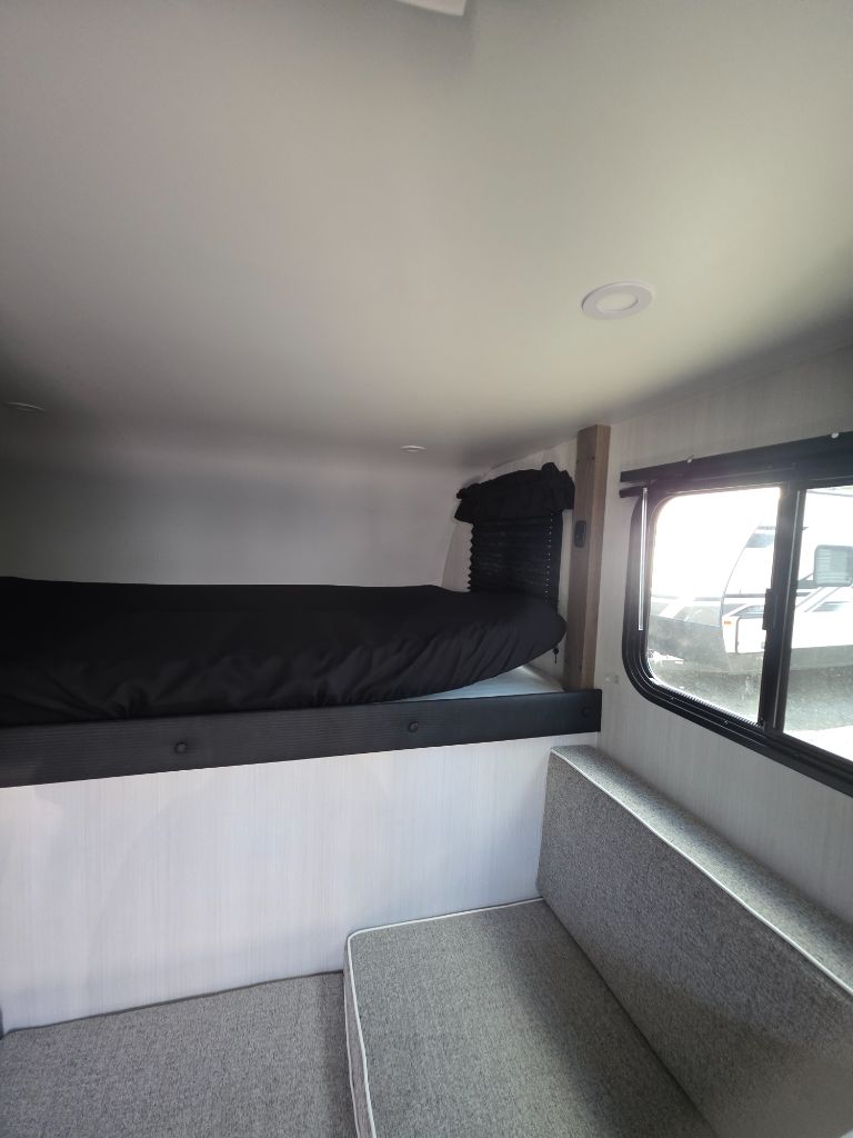 2026 TRAVEL LITE  UPCOUNTRY 26550U - $29,259