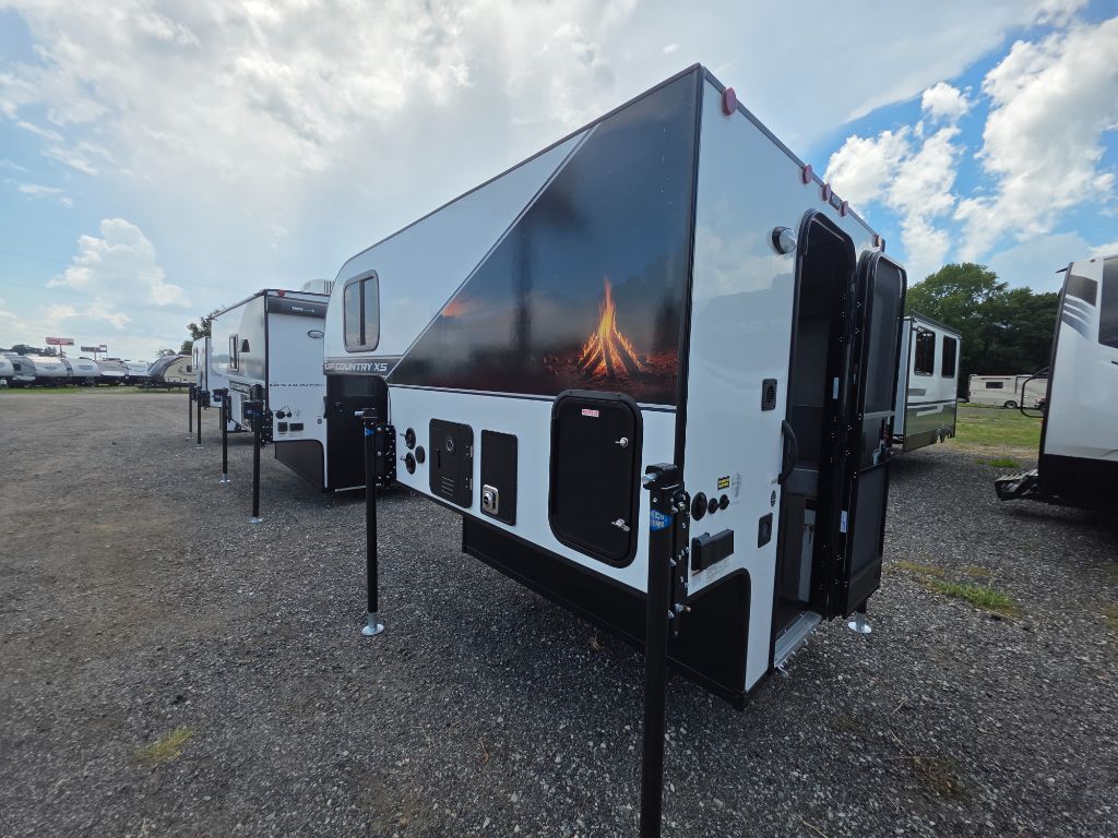 2026 TRAVEL LITE 26365U XS