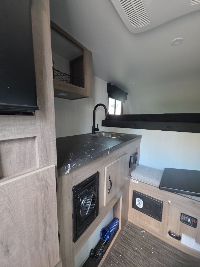 2026 TRAVEL LITE 26365U XS