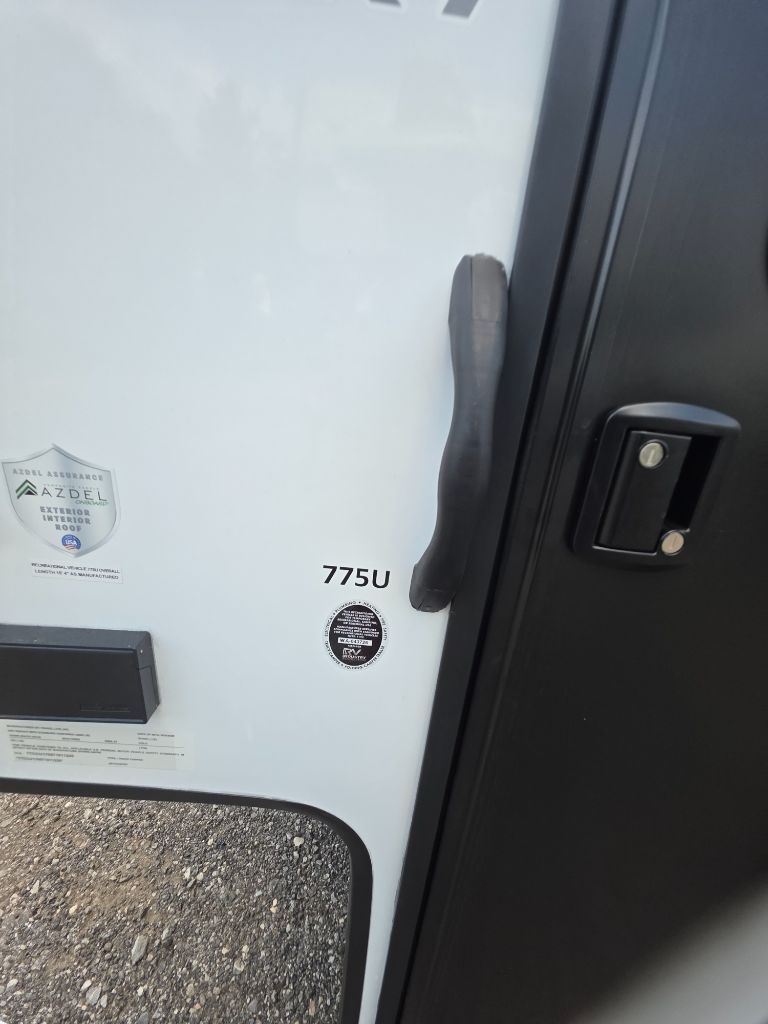 2026 TRAVEL LITE UPCOUNTRY 26775U