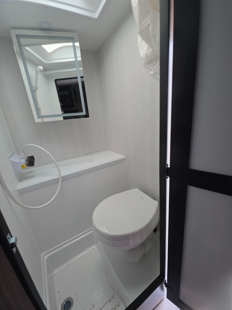 2026 TRAVEL LITE UPCOUNTRY 26775U