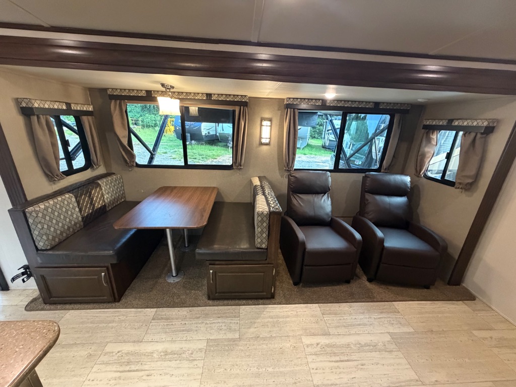 2014 FOREST RIVER WIND JAMMER 