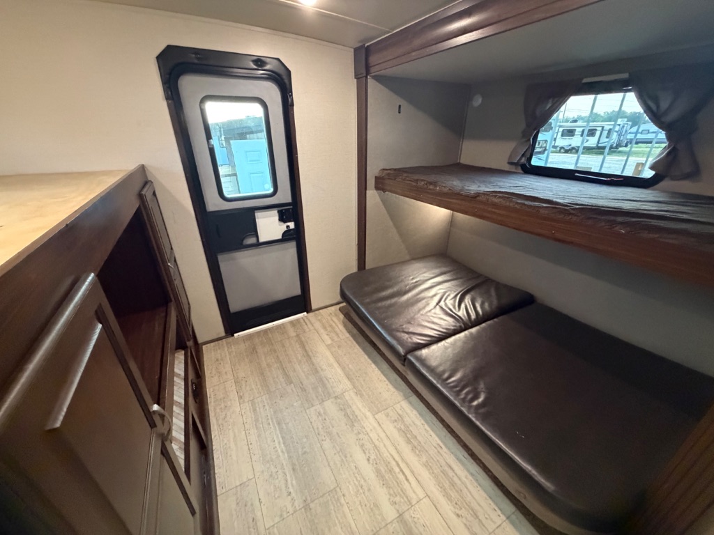 2014 FOREST RIVER WIND JAMMER 