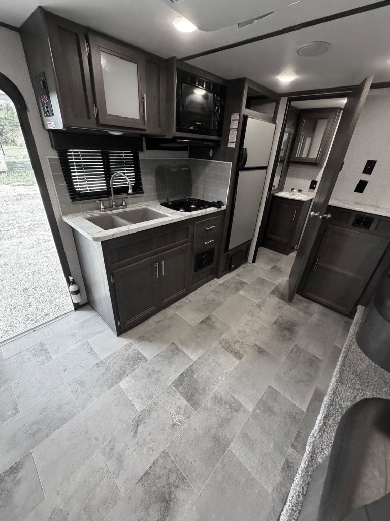 2021 Keystone Keystone - $16,995