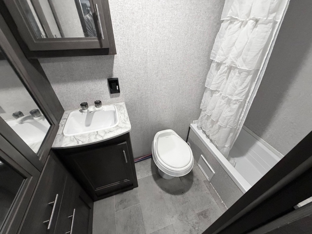 2021 Keystone Keystone - $16,995