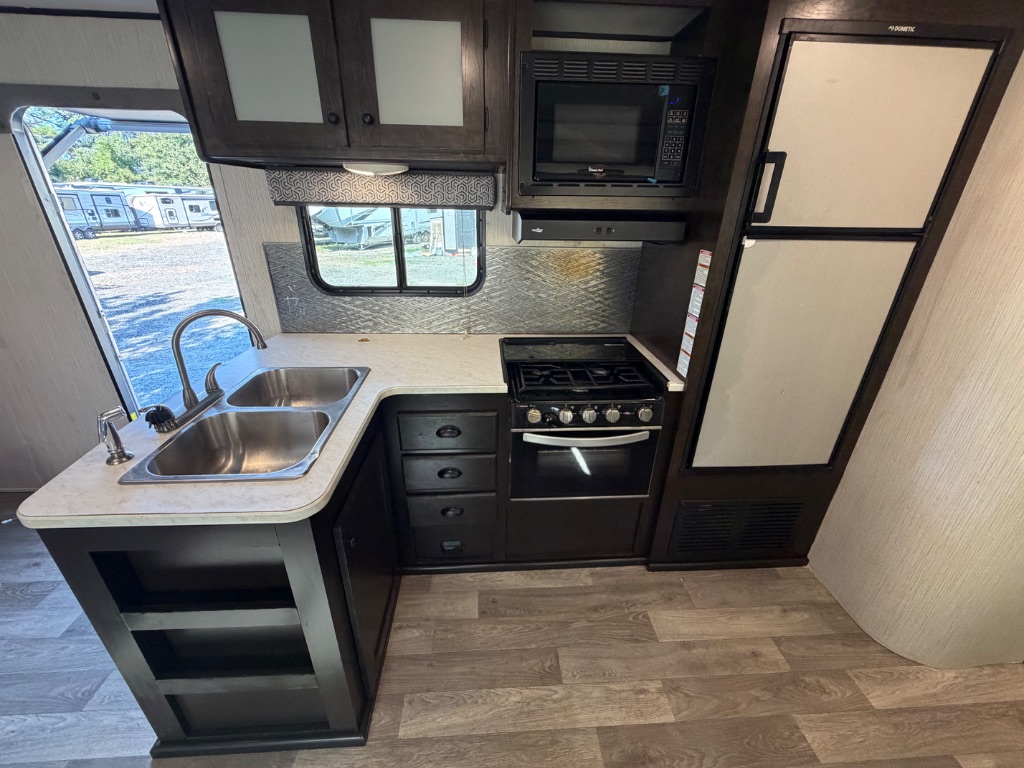 2021 Heartland Rv Pioneer, Prowler, & Prowler Lnyx