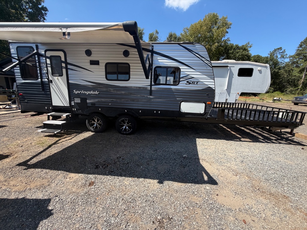 2017 Keystone Keystone
