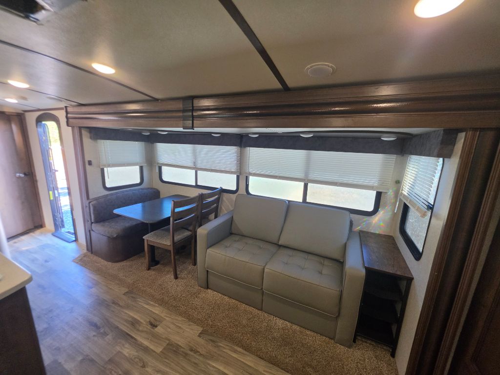 2020 Keystone Keystone - $24,900