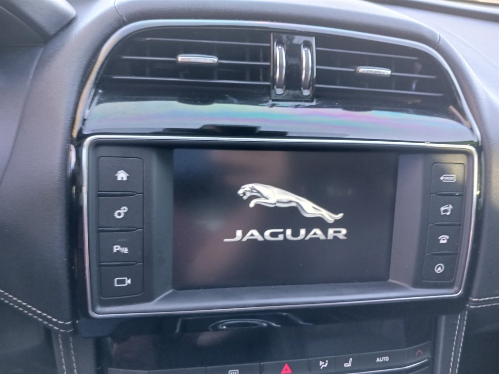 2017 Jaguar F-Pace S photo