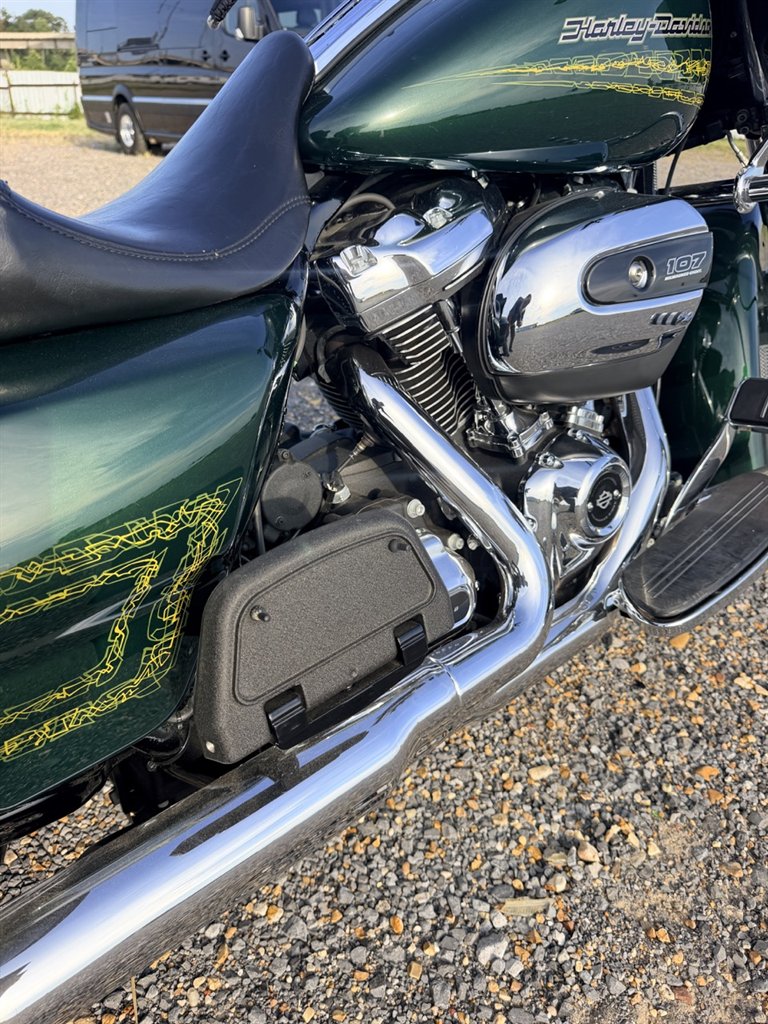 2019 Harley-davidson Road Glide - $17,000