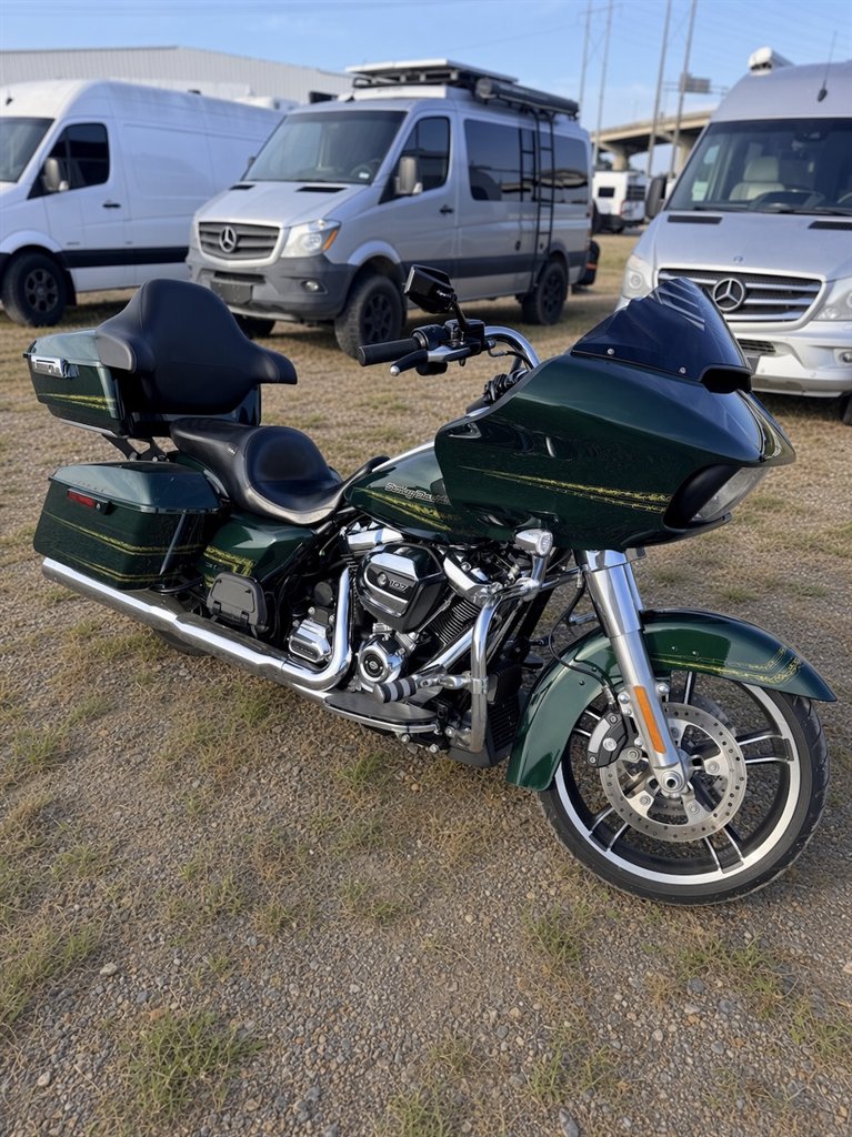 2019 Harley-davidson Road Glide - $17,000