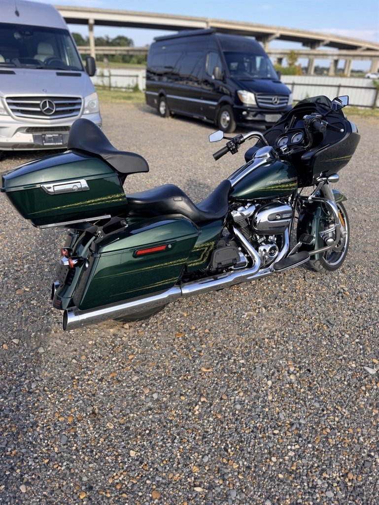 2019 Harley-davidson Road Glide - $17,000