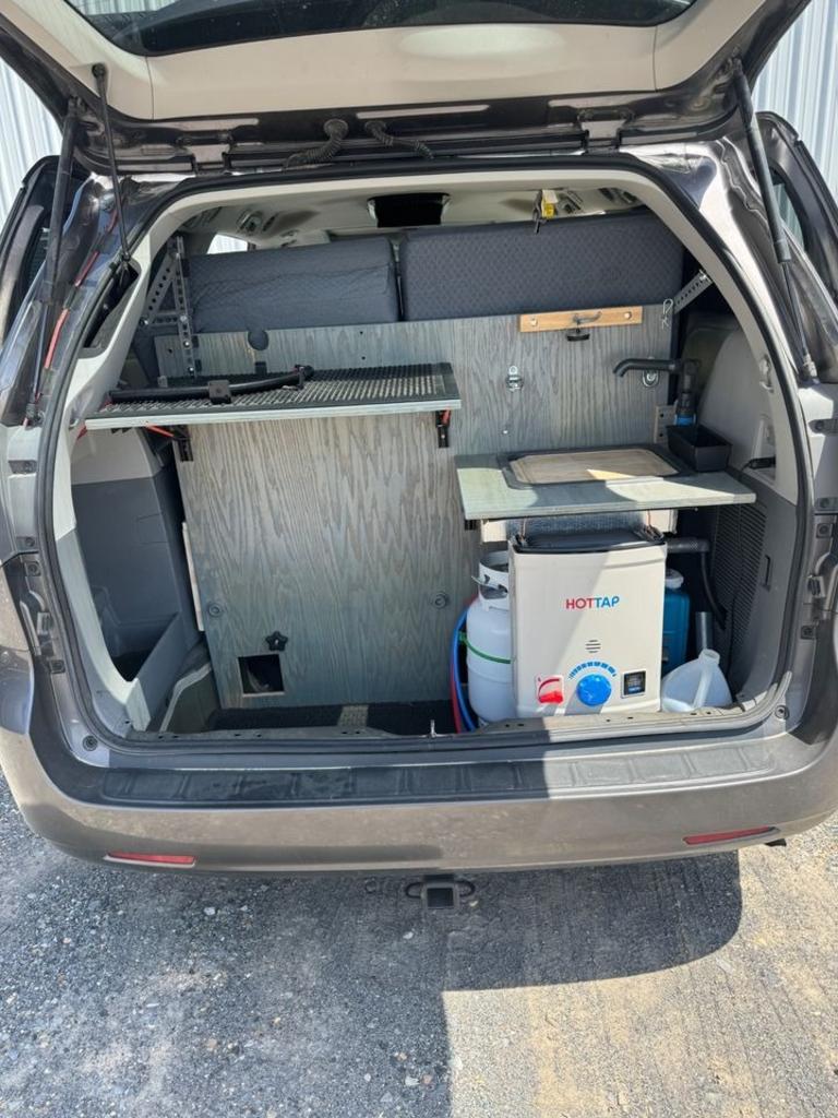 2012 Toyota Sienna - $10,500