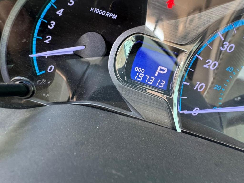 2012 Toyota Sienna - $10,500
