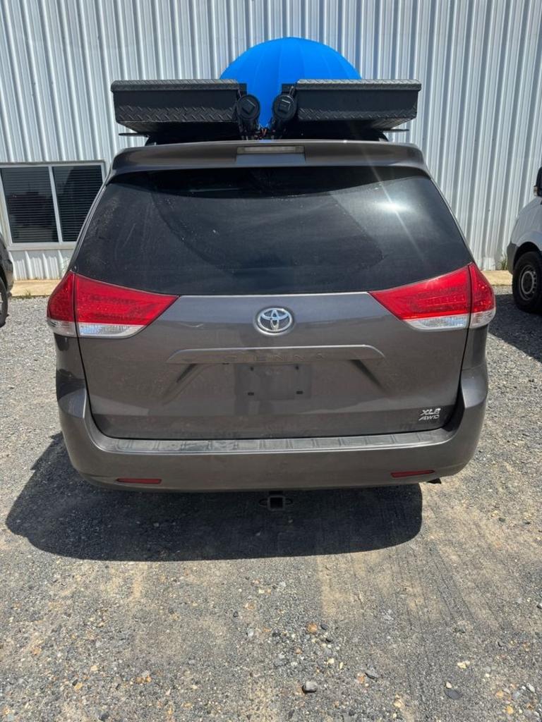 2012 Toyota Sienna - $10,500
