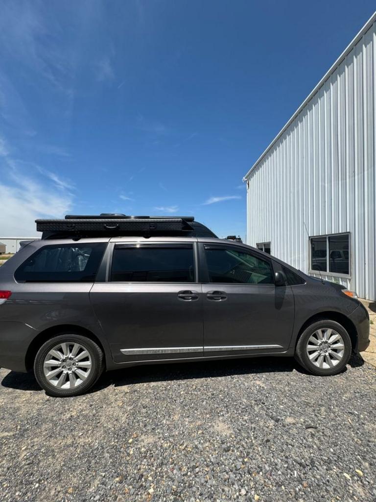 2012 Toyota Sienna - $10,500