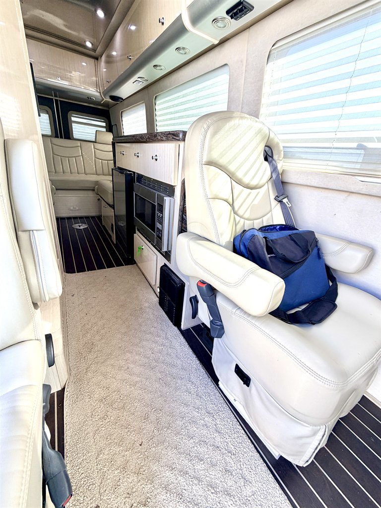 2014 Mercedes-Benz Sprinter - $79,990