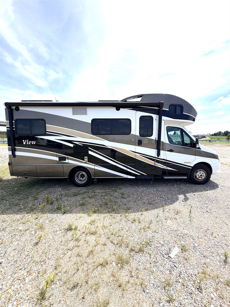 2017 Mercedes-Benz Sprinter - $72,000