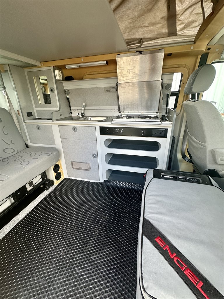 2000 Volkswagen Eurovan - $33,000