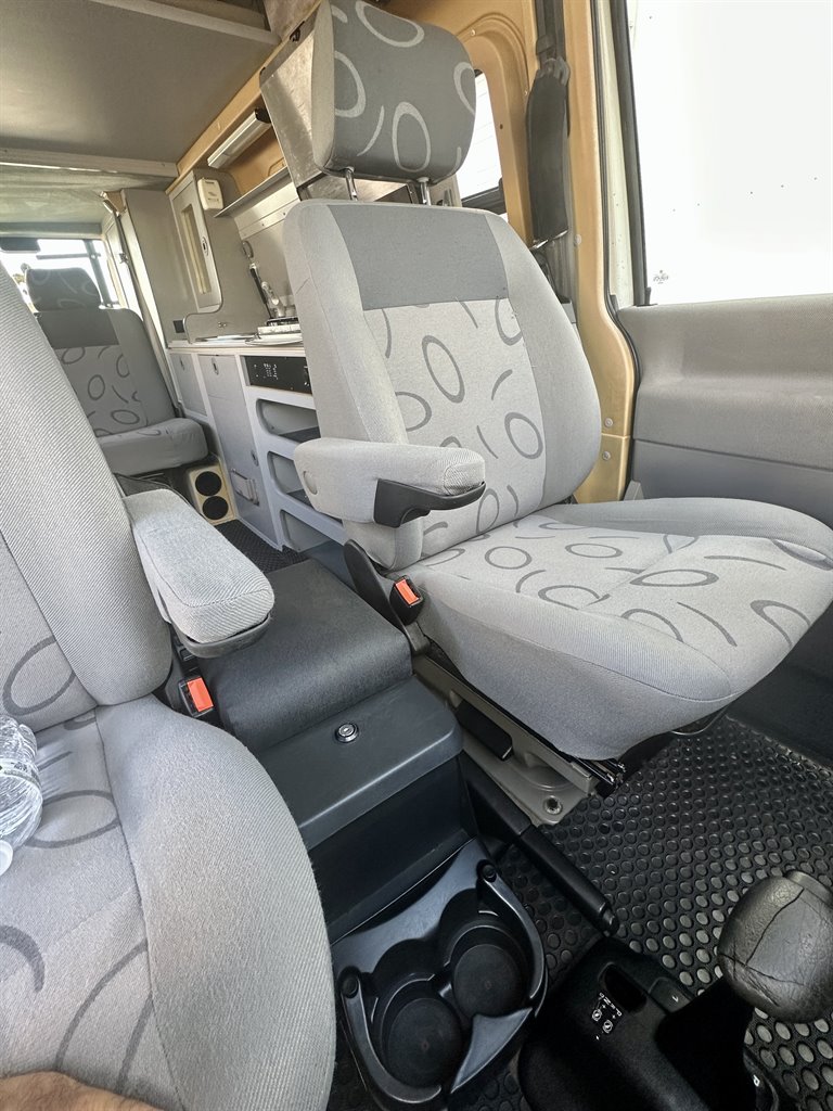 2000 Volkswagen Eurovan - $33,000