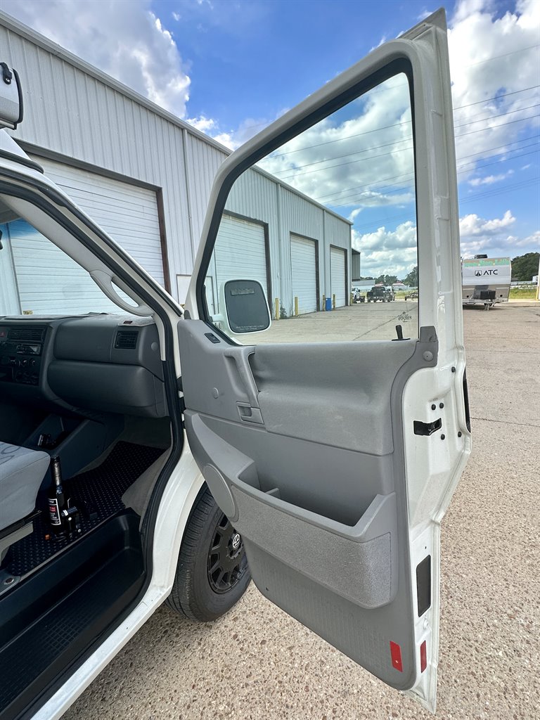 2000 Volkswagen Eurovan - $33,000