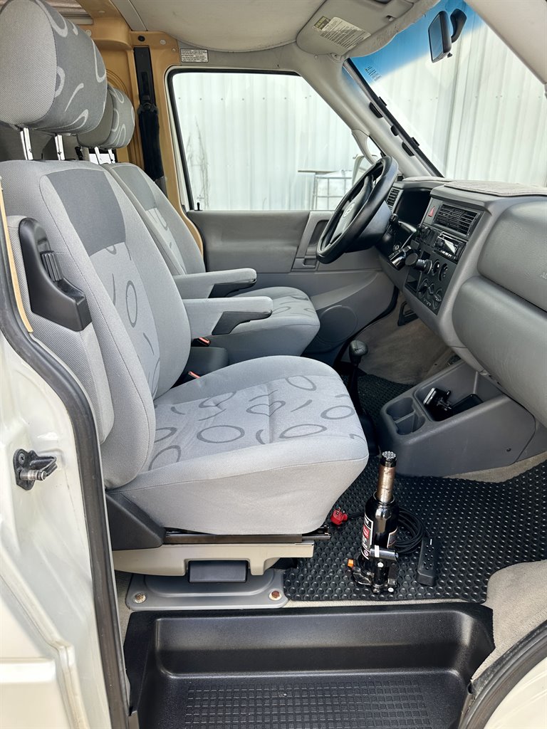 2000 Volkswagen Eurovan - $33,000