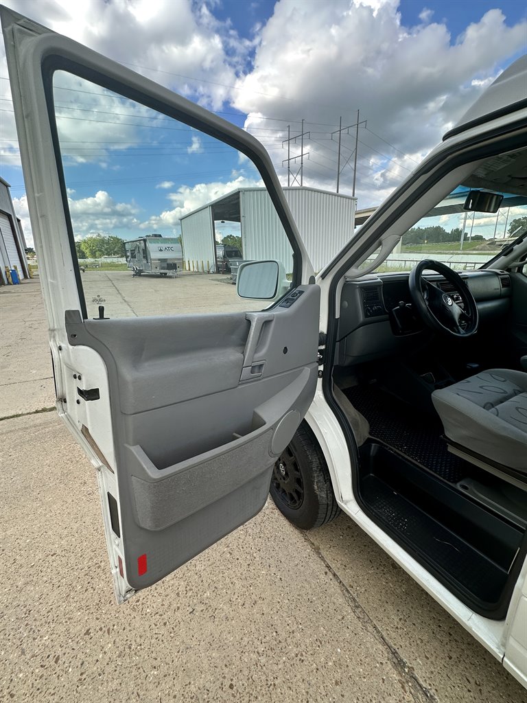 2000 Volkswagen Eurovan - $33,000