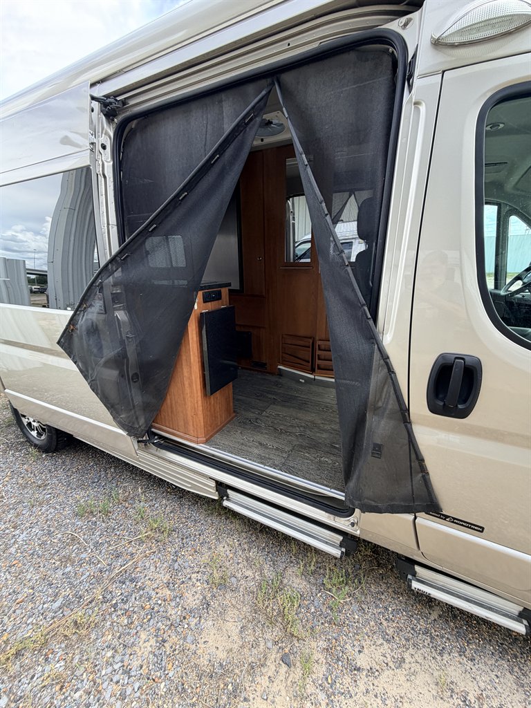 2018 Roadtrek Zion SRT - $61,999