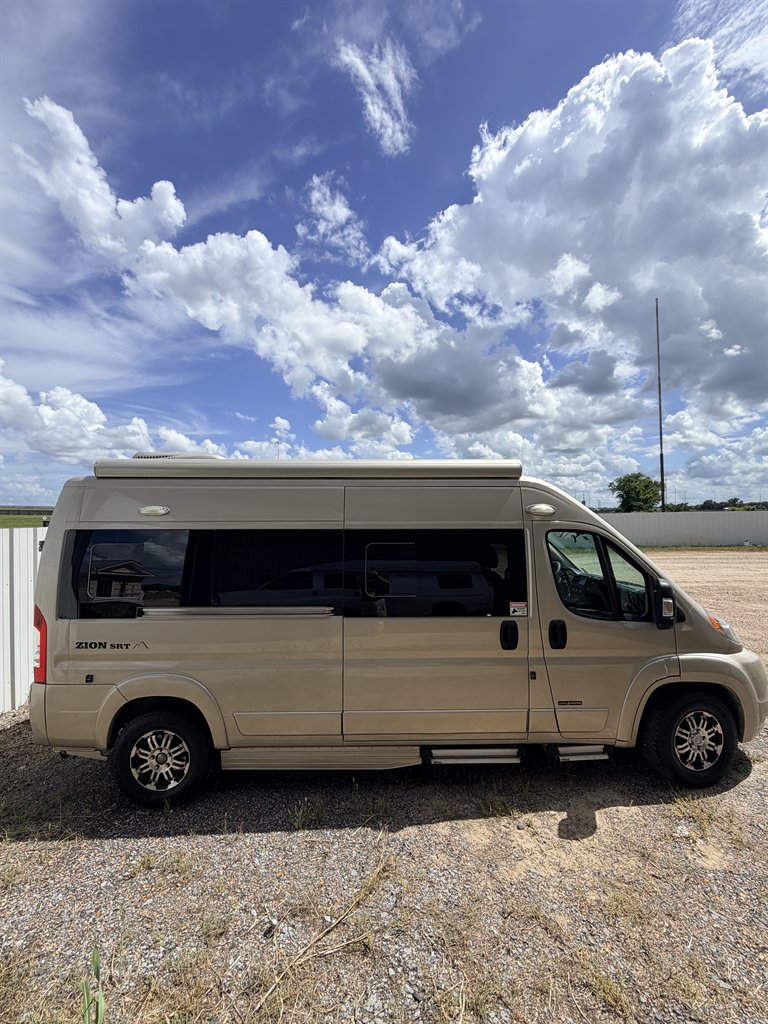 2018 Roadtrek Zion SRT - $61,999