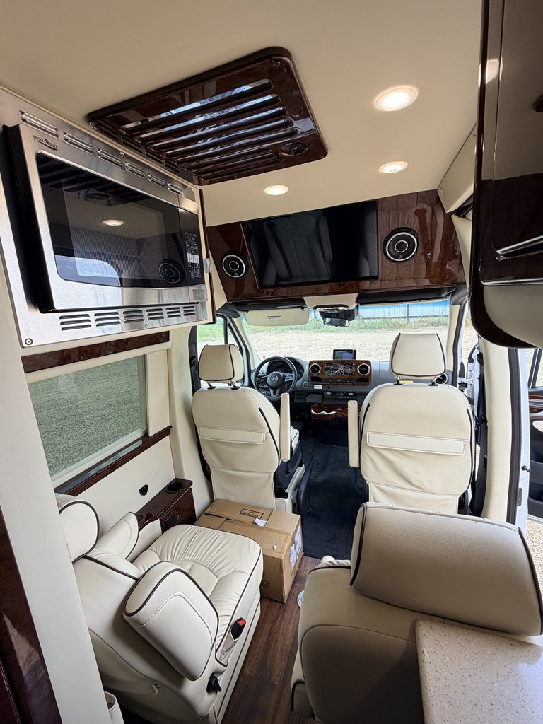 2020 Midwest Automotive D 170 Passage MD4 - $99,990