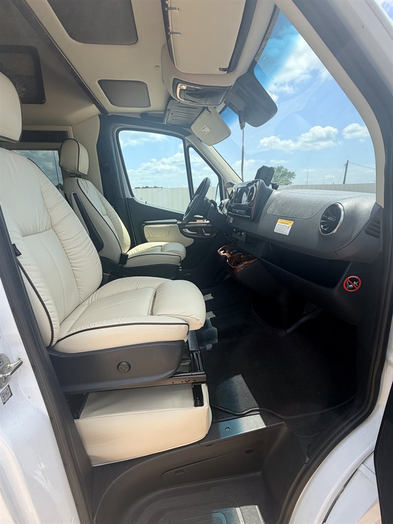 2020 Midwest Automotive D 170 Passage MD4 - $99,990