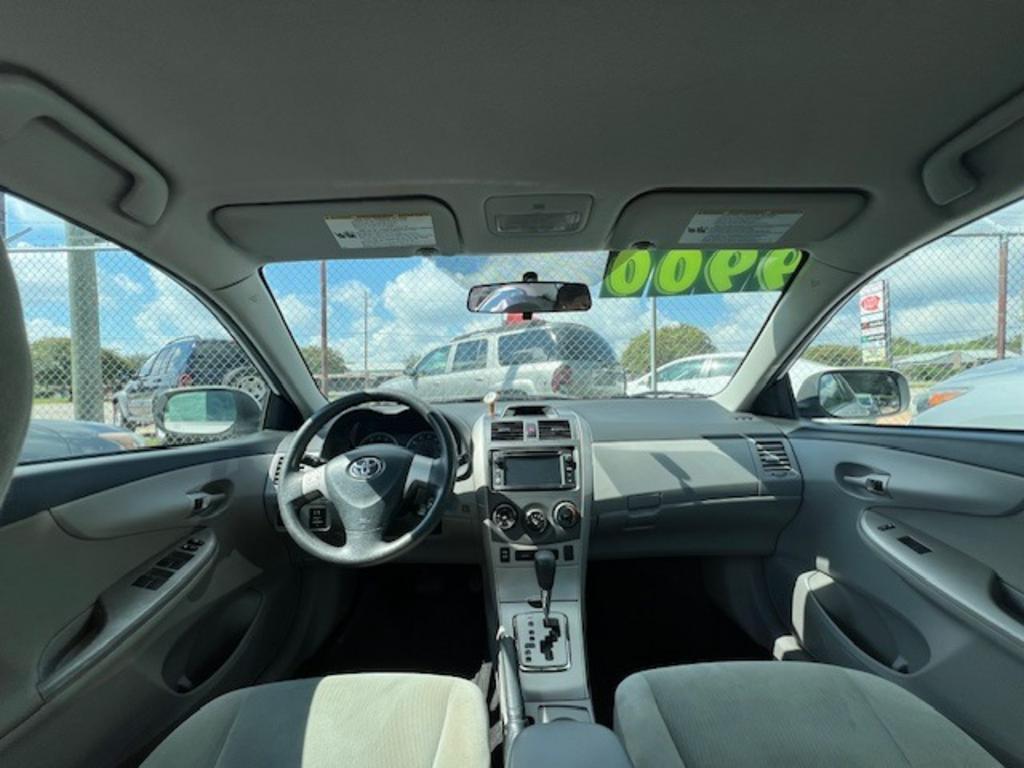 2013 Toyota Corolla L photo