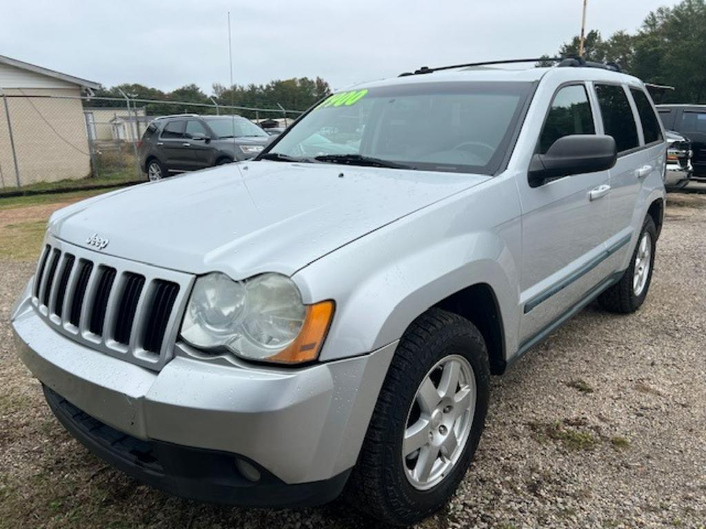 2009 Jeep Grand Cherokee Laredo photo
