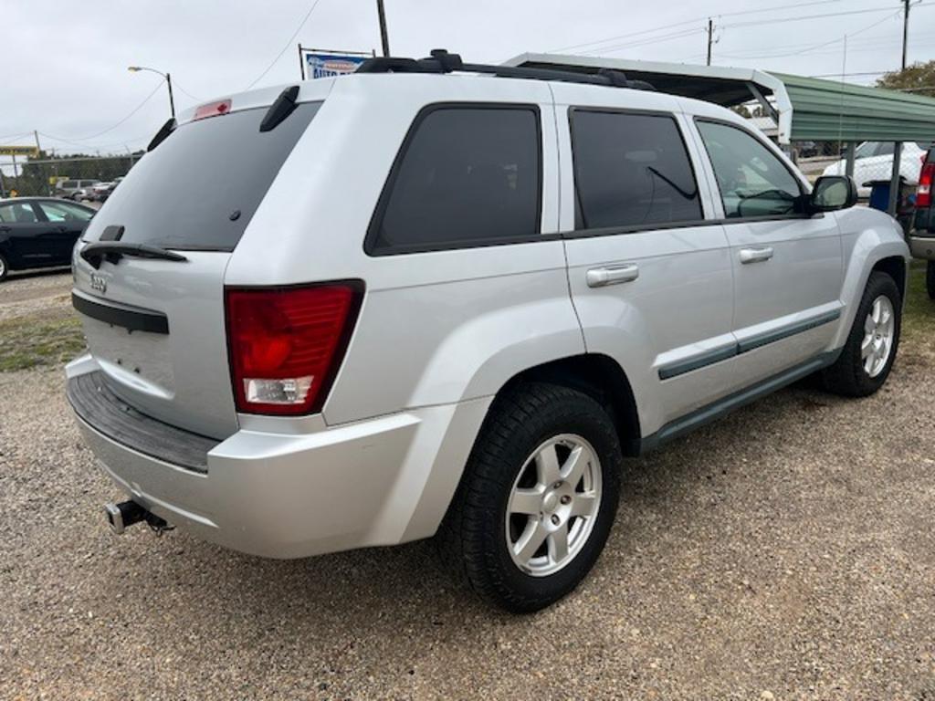 2009 Jeep Grand Cherokee Laredo photo