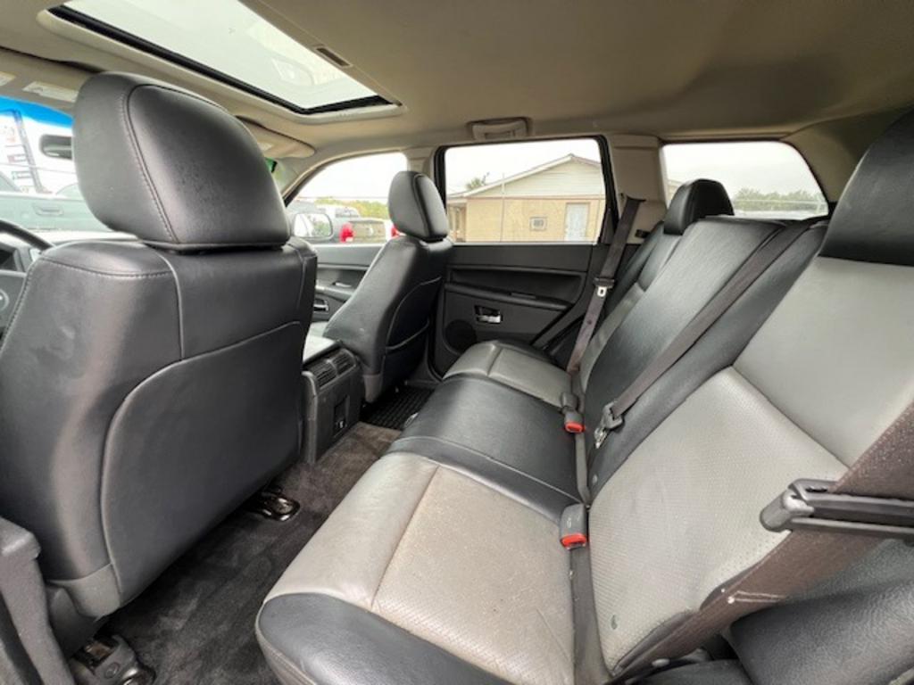 2009 Jeep Grand Cherokee Laredo photo