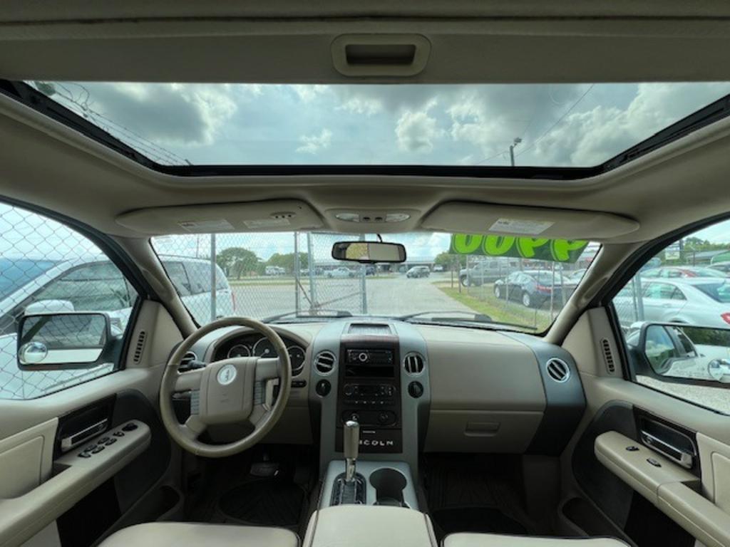 2006 Lincoln Mark LT photo
