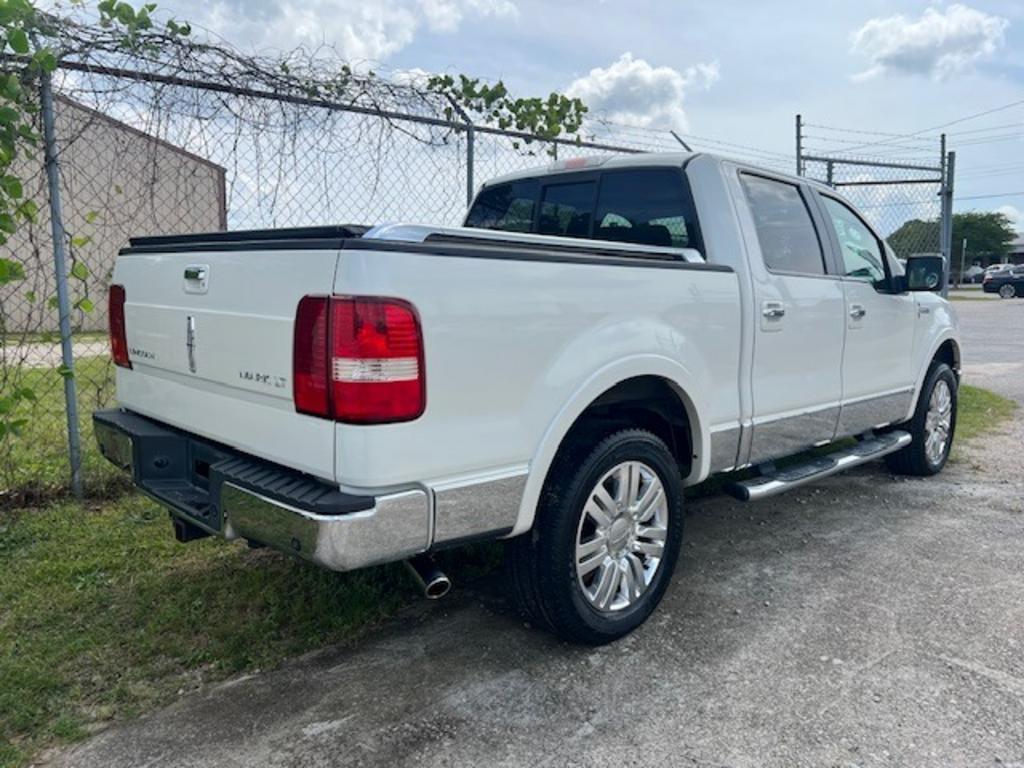 2006 Lincoln Mark LT photo