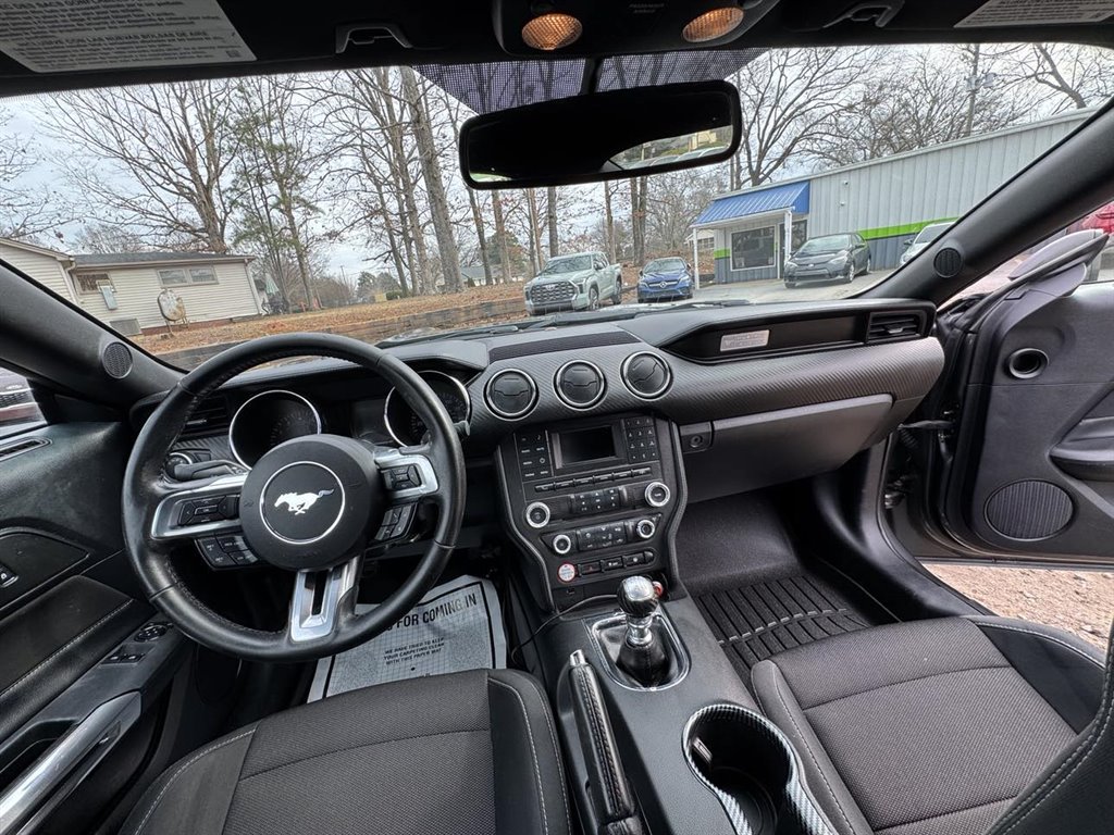 2017 Ford Mustang photo