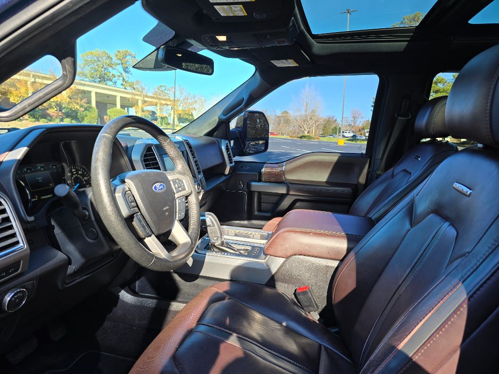2016 Ford F150 Platinum photo